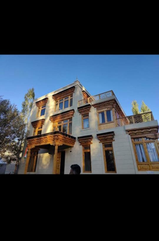 ホテルSindhu Residency She エクステリア 写真